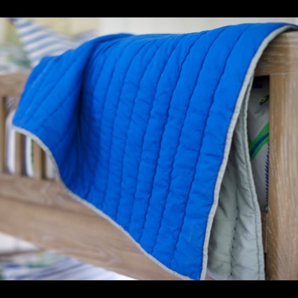 NWOT Pottery Barn Kids Branson Reversible Twin Size Soft Quilt, Royal Blue - Picture 2 of 4